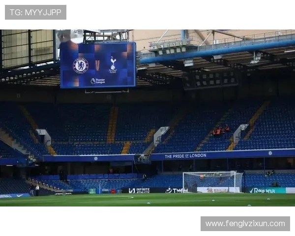 内维尔遭英格兰球迷辱骂为混蛋 中年白男怒斥看台观众 内维尔遭英格兰球迷辱骂为混蛋 中年白男怒斥看台观众